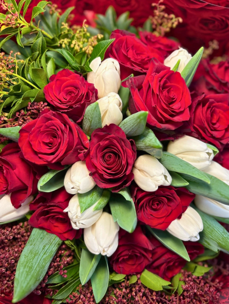 Rose rose e tulipani